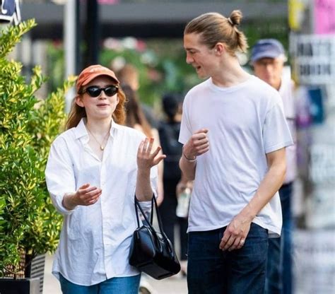 who is sadie sink boyfriend|Sadie Sinks Boyfriend: Everything About Her Love。